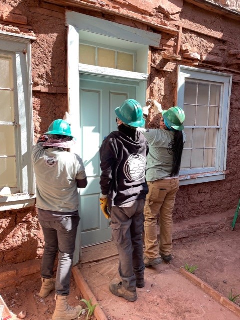 Service corps crew works on the preservation of the Hubbell Home at Hubbell Trading Post National Historic Site